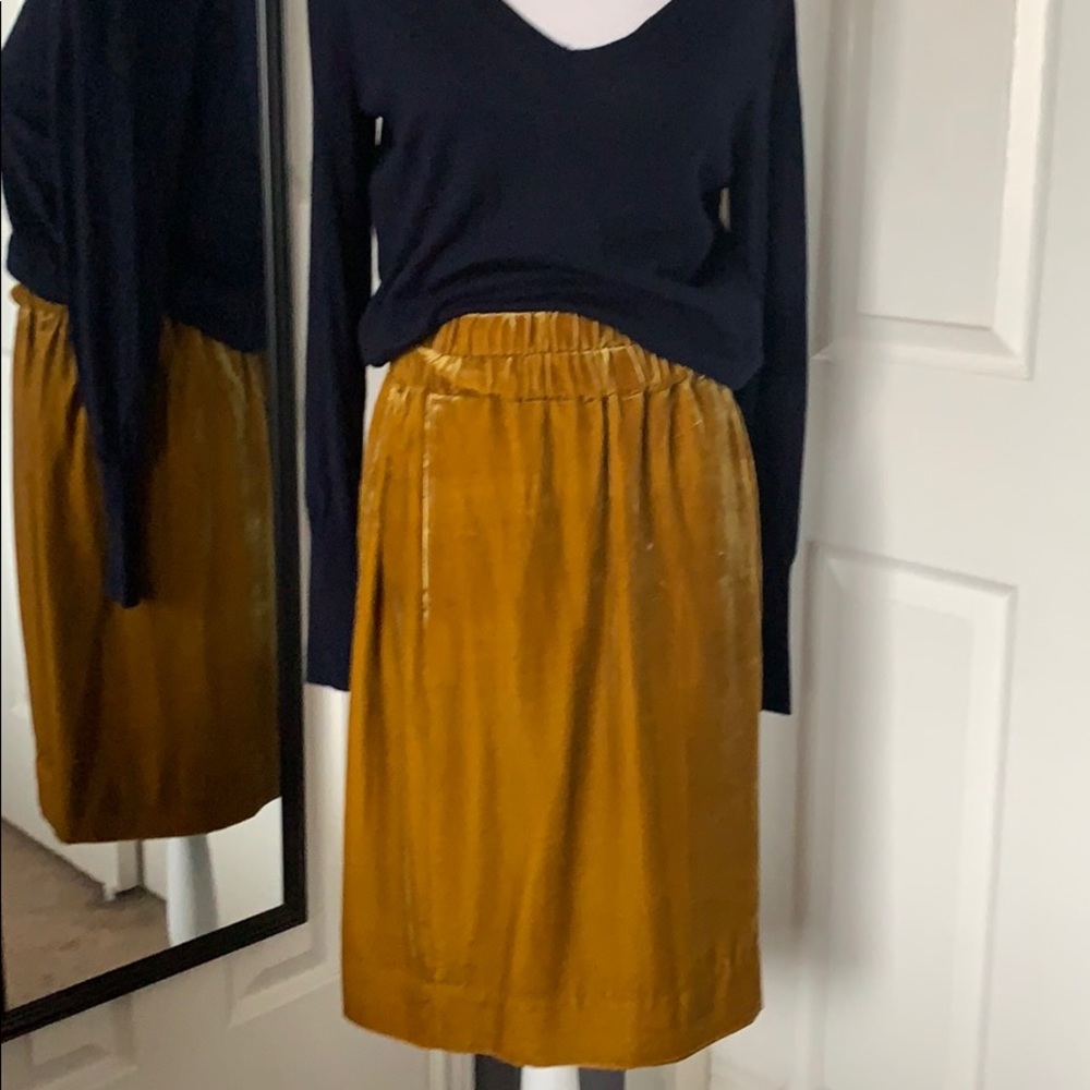 ⬇️REDUCED!!  J.Crew velvet pull on skirt
